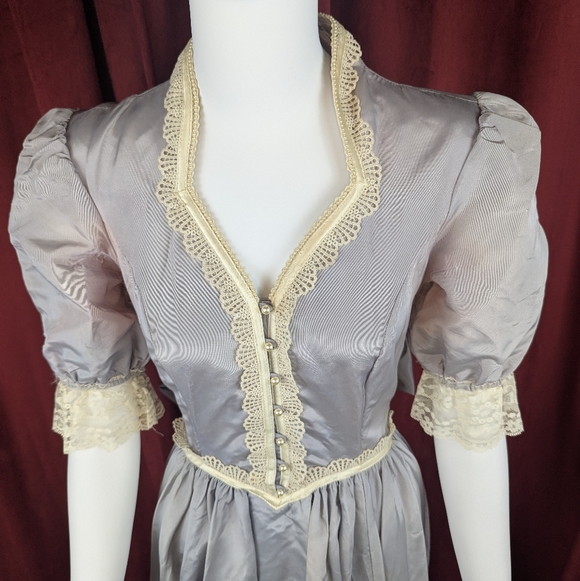 Vintage 80's Gunne Sax by Jessica McClintock Silver Gray Taffeta & Cream Dress - Picture 9 of 16